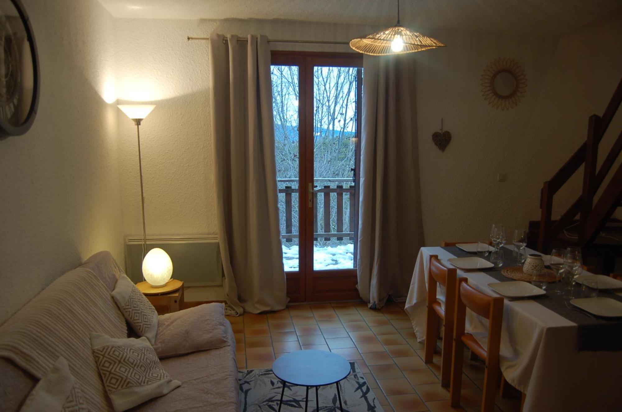 Appartement Six Duplex A La Montagne Pompiery