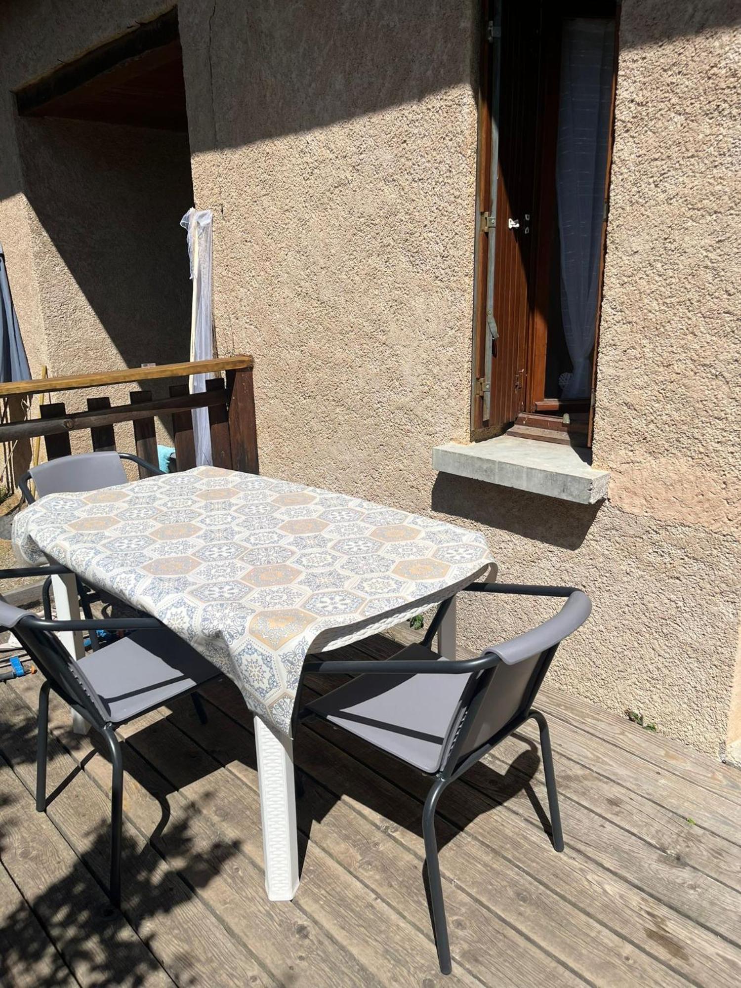 Appartement Six Duplex A La Montagne Pompiery